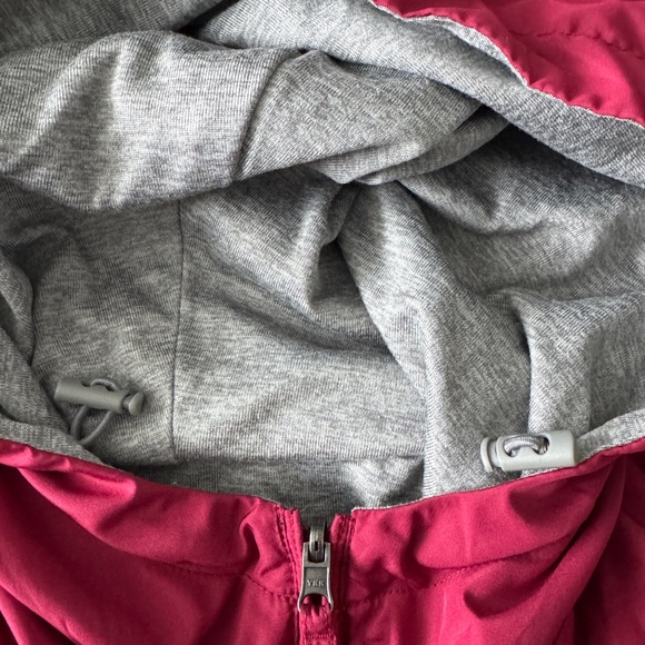 Uniqlo Red / Gray Reversible Hooded Jacket - Picture 5 of 10